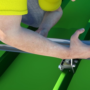 Stainless end caps keep debris and water from accumulating in the snow bar. 