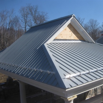 No roof penetrations. AceClamp is the only metal roof clamp on the market that doesn't use set screws, helping to protect the panel finish and warranty.	